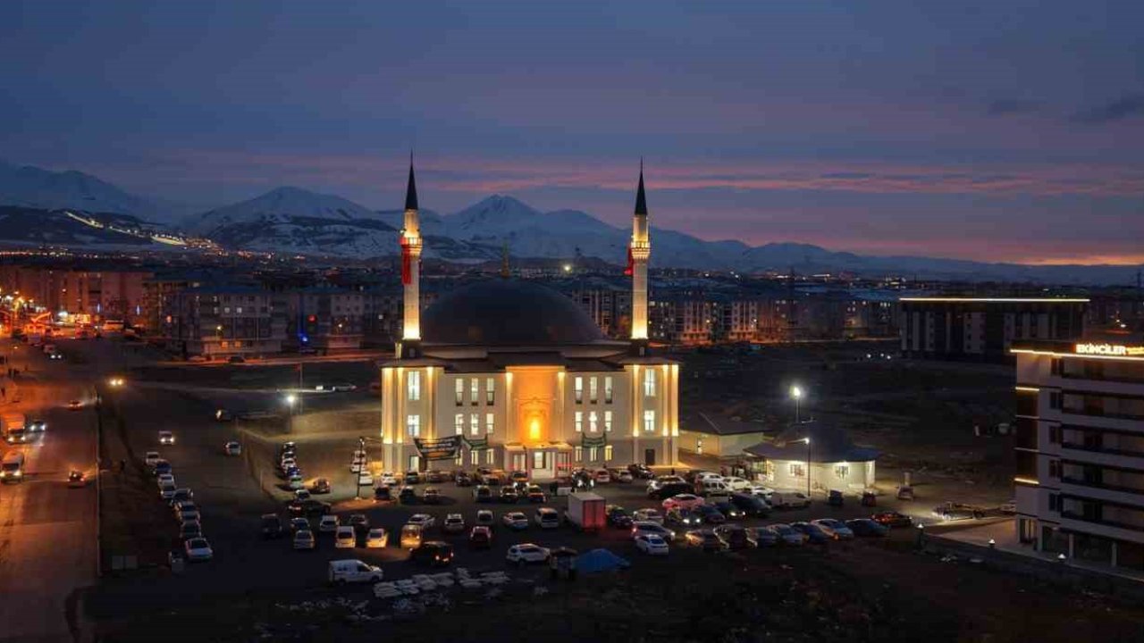 Yıldız Kardeşler Camii ibadete açıldı