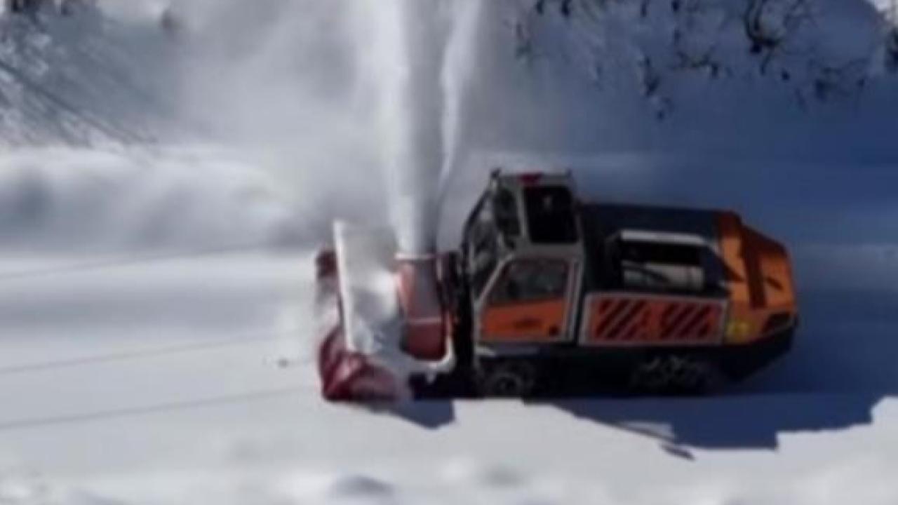 Yoğun kar yağışı 254 köy yolunu ulaşıma kapattı