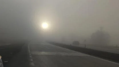 Yoğun sis ulaşımı etkiledi