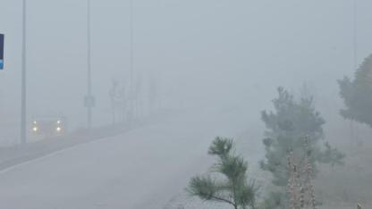 Yoğun siste sürücüler zor anlar yaşadı