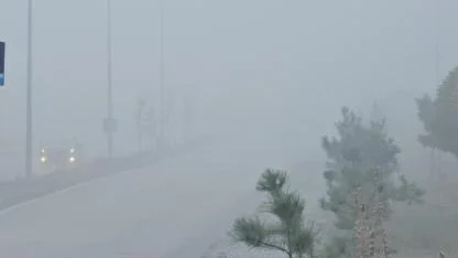 Yoğun siste sürücüler zor anlar yaşadı