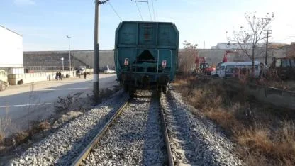 Yük treninin çarptığı 17 yaşındaki genç hayatını kaybetti