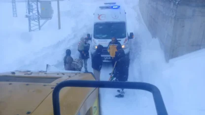 Ağrı’da köylerde rahatsızlanan hastalar için ekipler seferber oldu