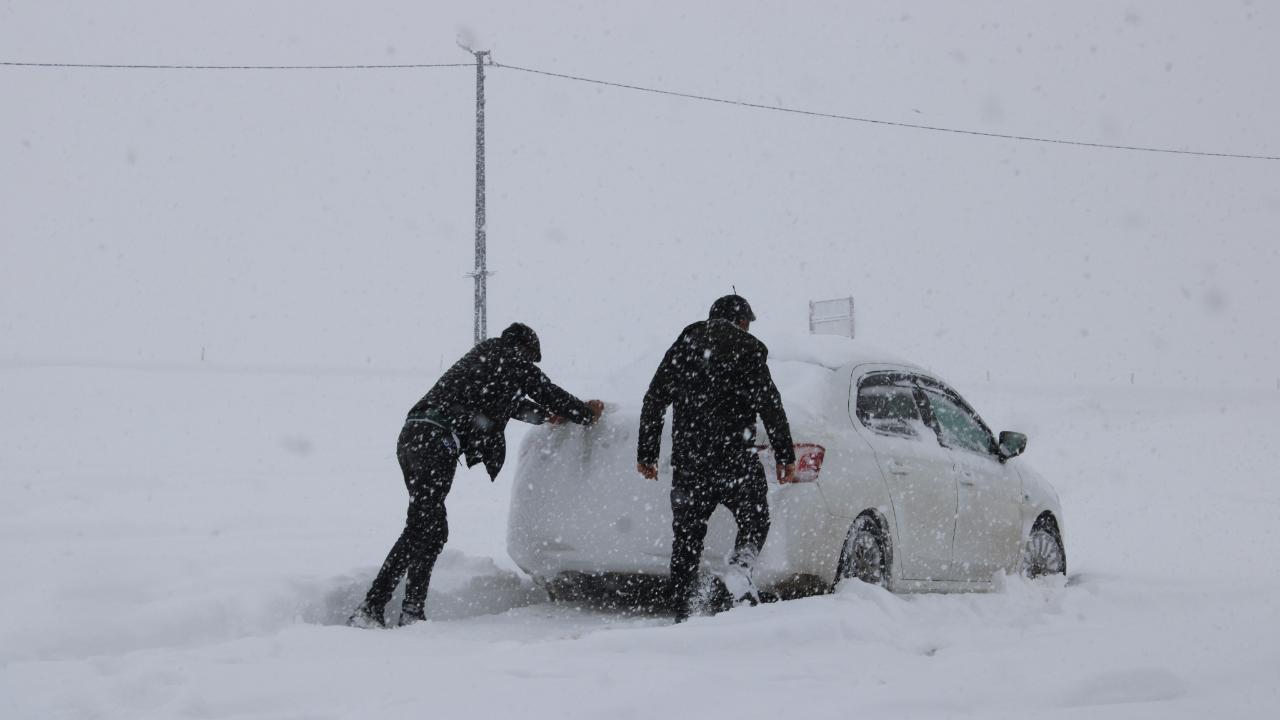 Ağrı'da okullara kar tatili