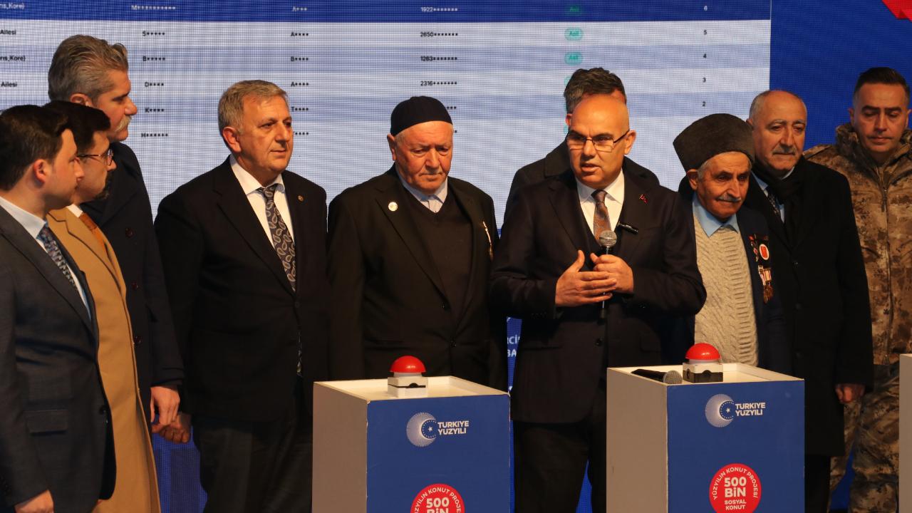 Ağrı'da TOKİ konutları kurası çekildi