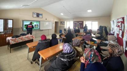 Akyaka’da anneler narkotikle mücadelede bilinçlendirildi