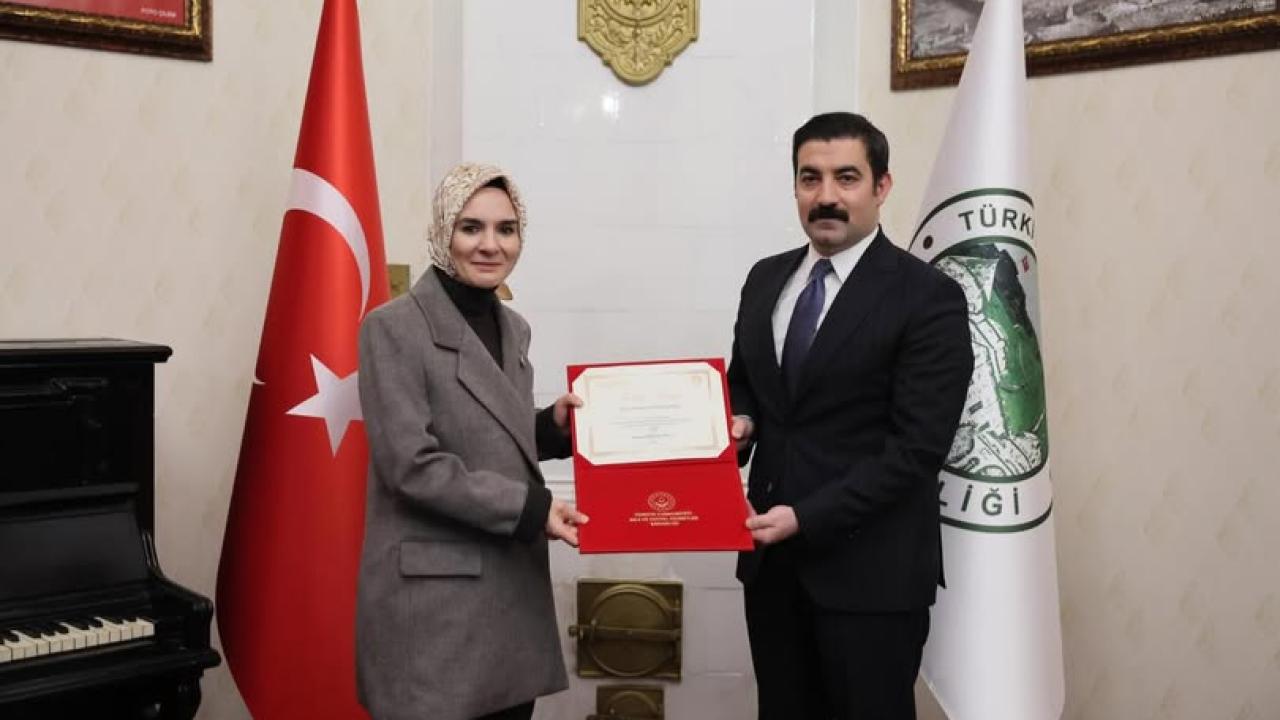 Bakan Göktaş’tan Kaymakam Akköz’e teşekkür belgesi