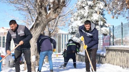 Başkan Sekmen: "Bin 200 personel ve 400 araçla karla mücadele ediyoruz"