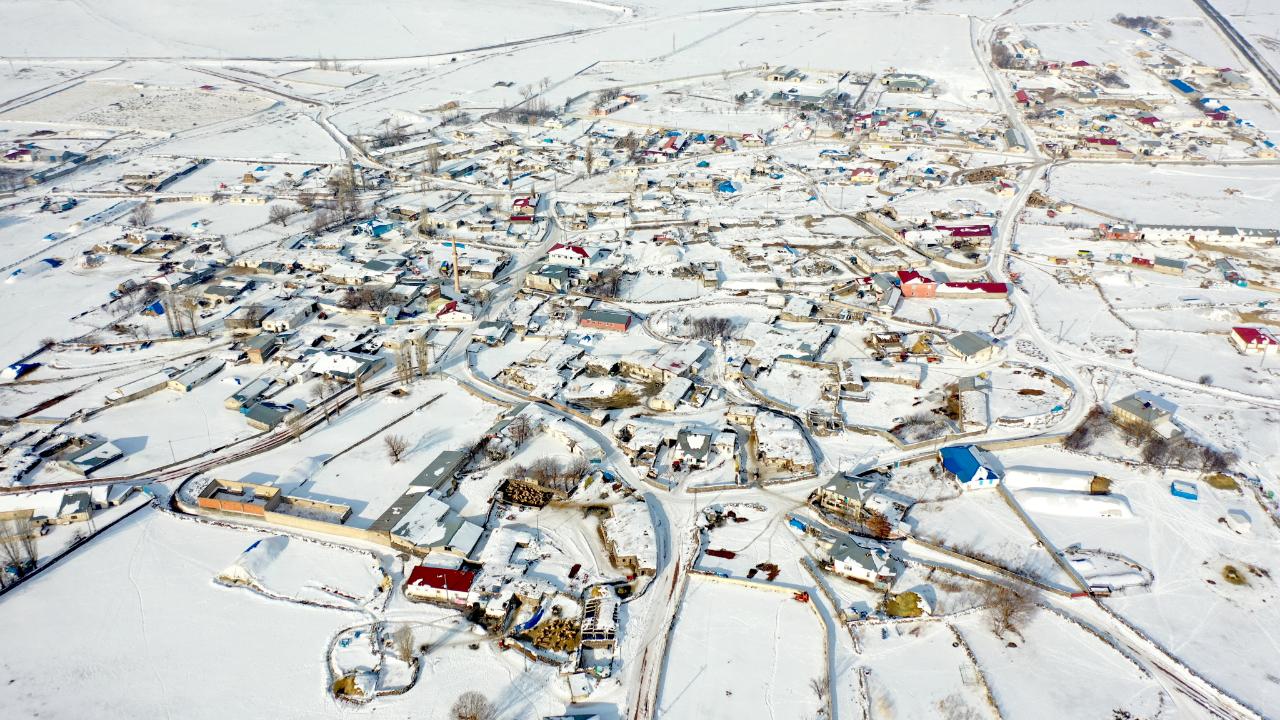 Beyaza bürünen köyler havadan görüntülendi