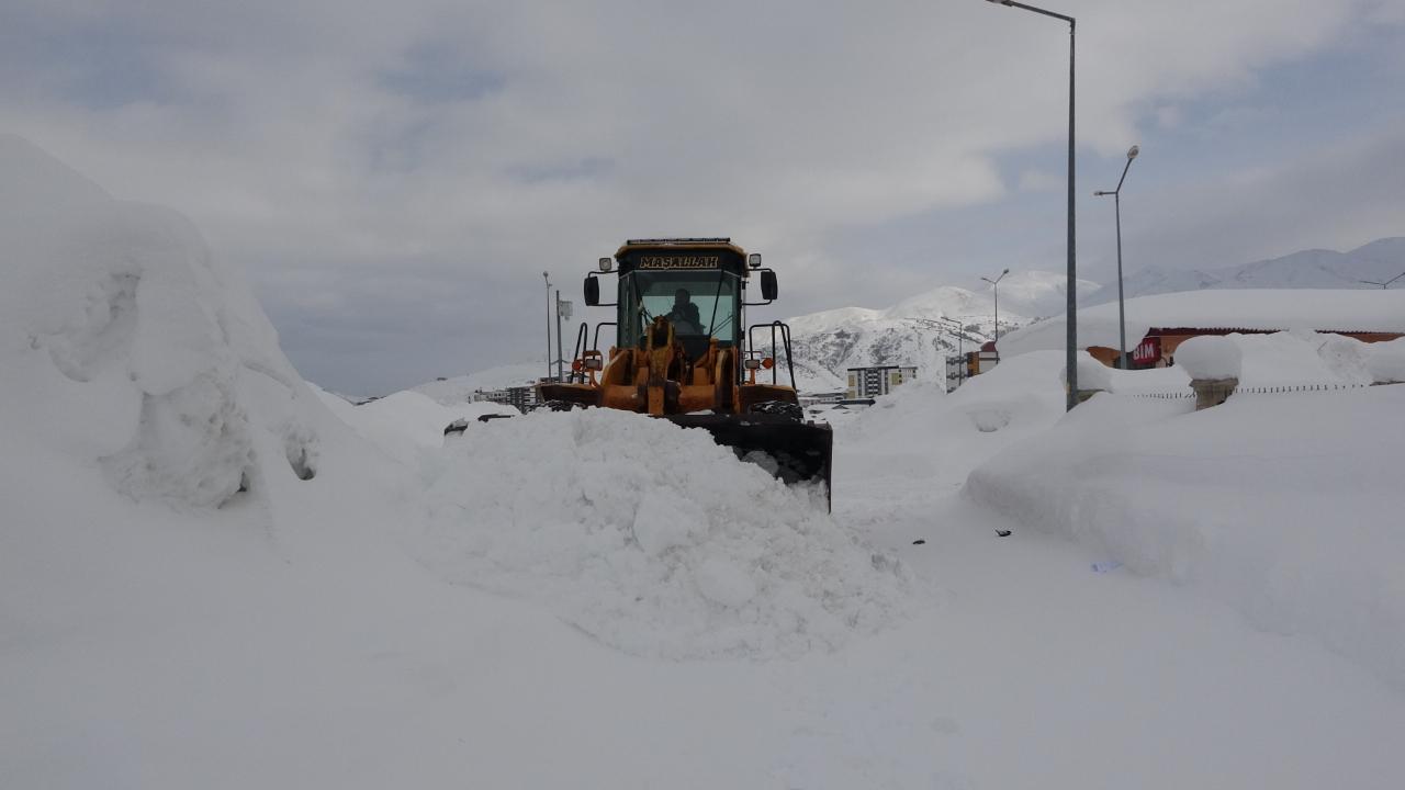 Bitlis'te 124 köy yolu ulaşıma kapandı
