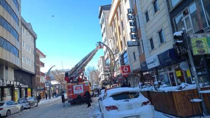 Dikkat! Buz sarkıtları hayati risk oluşturabilir!