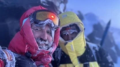 Dağcıların tırmanışı güvenlik nedeniyle yarıda kaldı