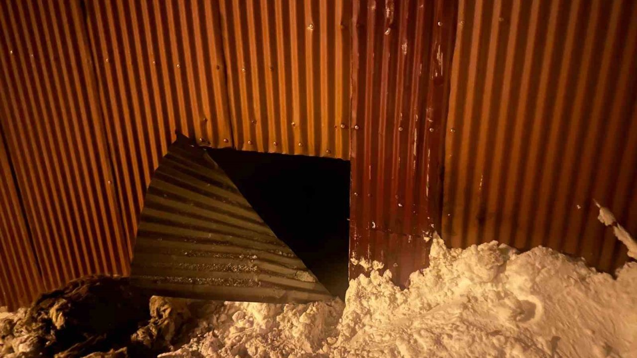 Ekipler bu kez itfaiye ekipleri için yol açtı