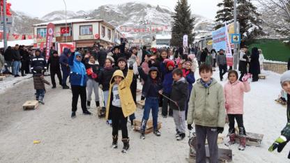 Erzurum'da "2. Geleneksel Kızak Şenliği" düzenlendi