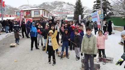Erzurum'da "2. Geleneksel Kızak Şenliği" düzenlendi