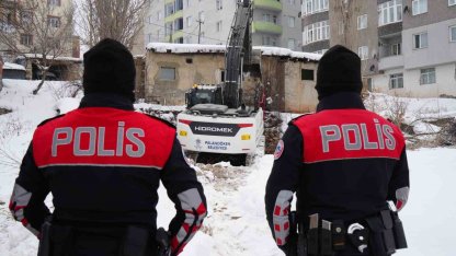 Erzurum’da metruk binalar yıkılıyor