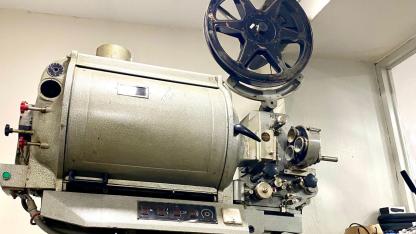 Eski tip sinema projektörü Kars’ın kültürünü yansıtıyor