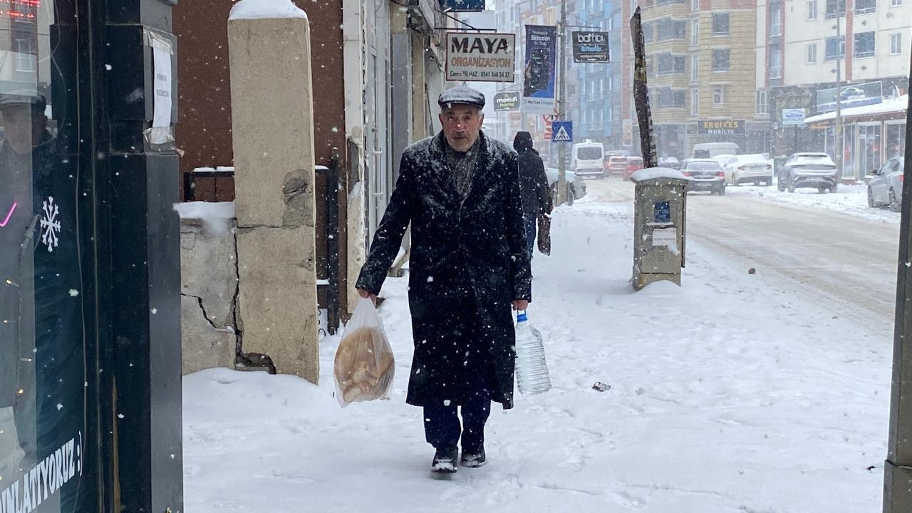 Geçmişin sert kışları Kars’ta yeniden yaşanıyor