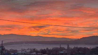 Gökyüzünde kızıl şölen