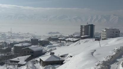 Hakkari'de 68 yerleşim yerine ulaşım sağlanamıyor