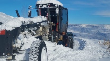 Iğdır’da kapalı köy yollarında çalışmalar sürüyor