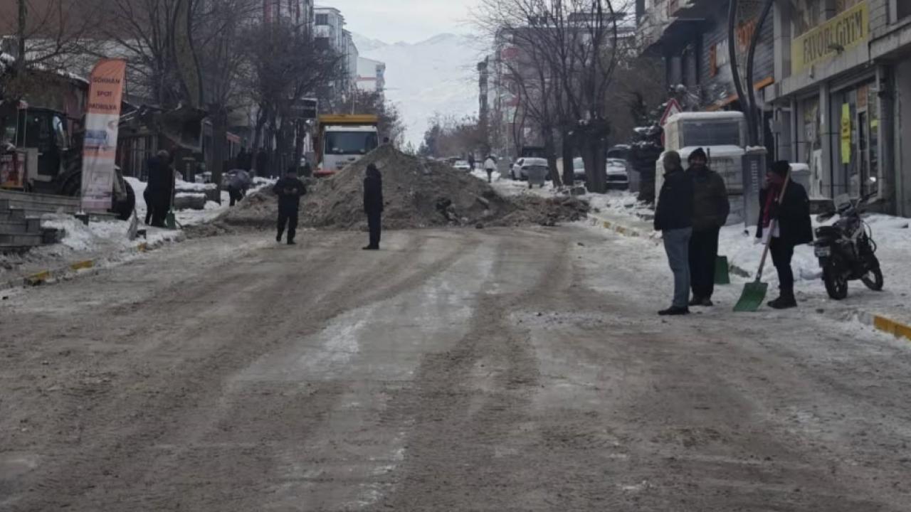 Kağızman’da kar temizliği