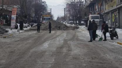 Kağızman’da kar temizliği