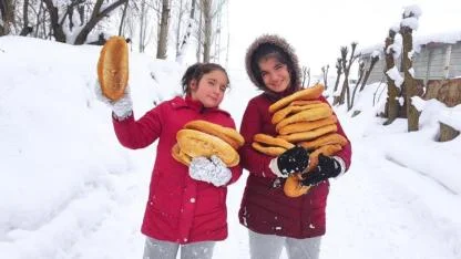 Kardeşlerin yaban hayvanları için örnek davranışı