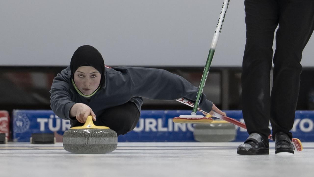 Kars curlingde yükseliyor