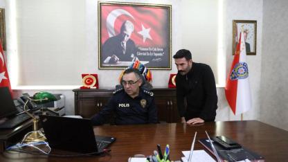 Kars Emniyet Müdürü Tombul, AA'nın "Yılın Kareleri" oylamasına katıldı