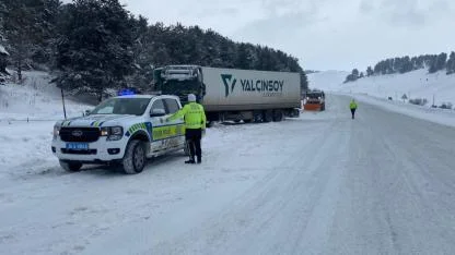 Kars-Erzurum kara yolu ağır tonajlı araçlara kapatıldı