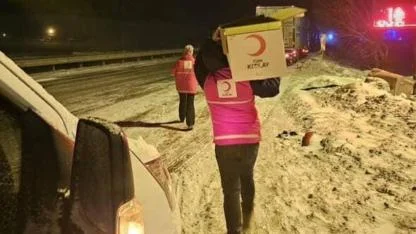 Kars Türk Kızılayı’ndan "İç Isıtan" destek: kar ve tipi de mahsur kalanlara şefkat eli