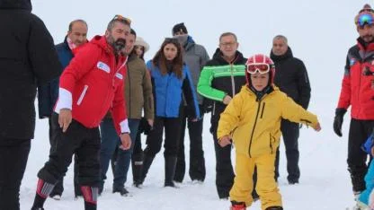 Sarıkamış'ta çocuklar sportif becerilerini geliştiriyor