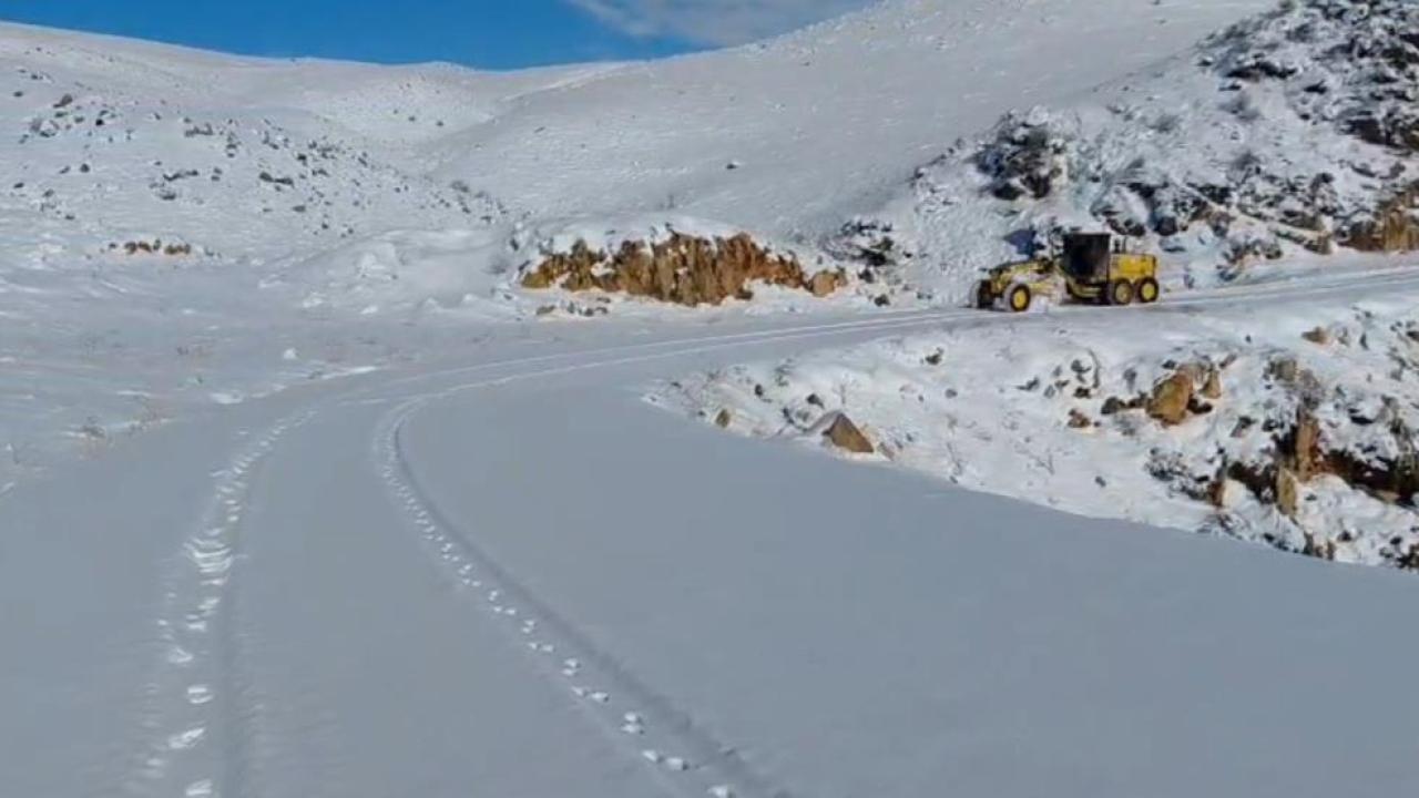Kars’ta 130 köy yolu ulaşıma kapandı