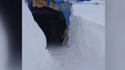 Kars’ta köylüler evlerine tünel açarak giriyorlar