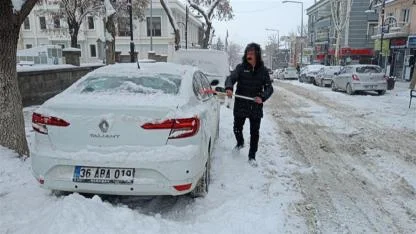 Kars’ta kar mücadele devam ediyor