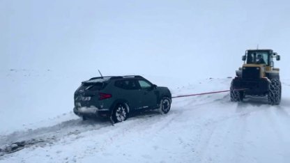 Kars’ta kar ve tipi geçit vermiyor