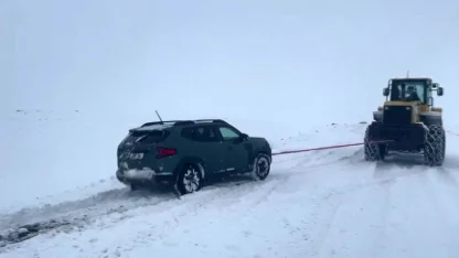 Kars’ta kar ve tipi geçit vermiyor