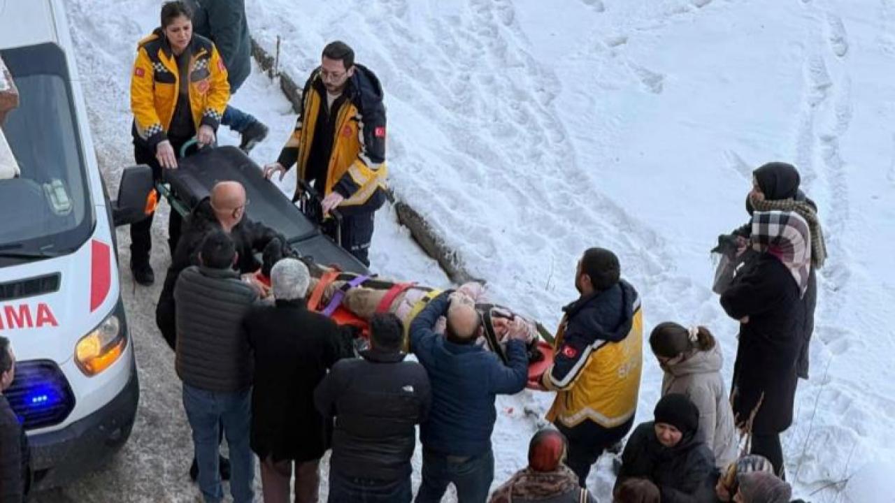 Kars’ta okula giden öğrencinin başına buz kütlesi düştü