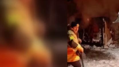 Kars'ta yakıt deposu donan araç alev aldı