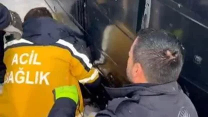 Minibüs takla attı :1 ölü, 3 yaralı