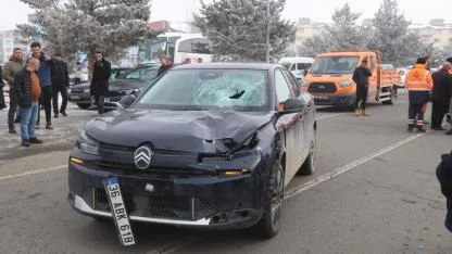 Otomobilin çarpmasıyla ağır yaralanan yaya hastanede öldü