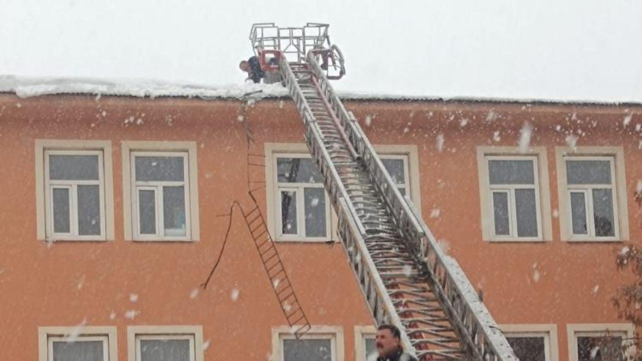 Patnos’ta buz sarkıtlarına karşı uyarı