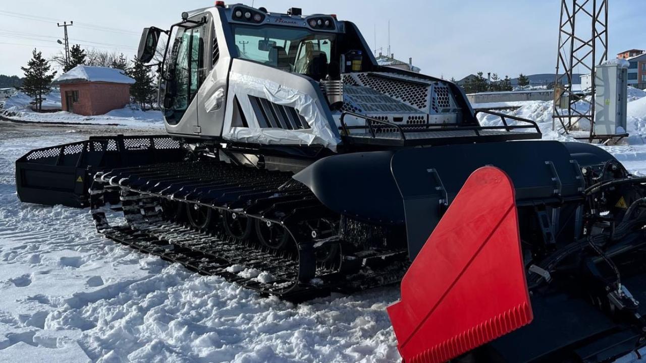 Sarıkamış’ta yeni kar makinesi hizmette