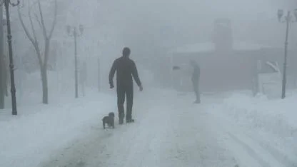 Sisle kaplanan tarihi yapılarda kartpostallık görüntüler