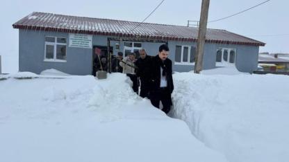 Susuz Kaymakamı Tutal, köylerde vatandaşlarla buluştu