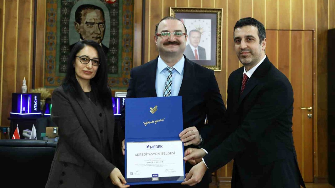 Teknik bilimler MYO programlarına MEDEK akreditasyon belgeleri takdim edildi