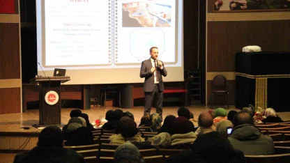 Umre yolcularına yönelik bilgilendirme semineri