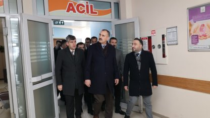 Vali Bozkurt, Diyadin Devlet Hastanesini ziyaret etti