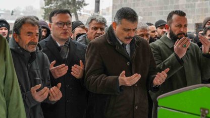 Vali Çiftçi’den Naciye Nine’ye vefa